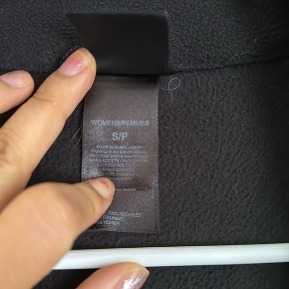 The North Face Women’s Zip Up  Sweater - Picture 5 of 8